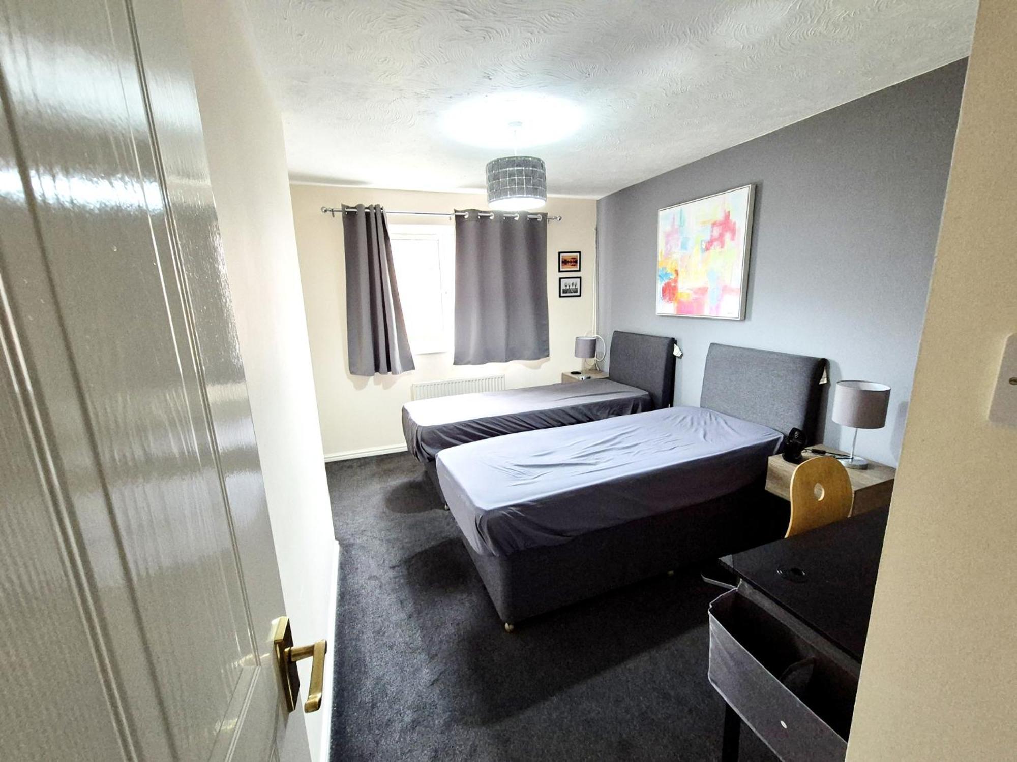 Modern 2 Bed House- Free Parking And Close To The Centre Bristol Extérieur photo